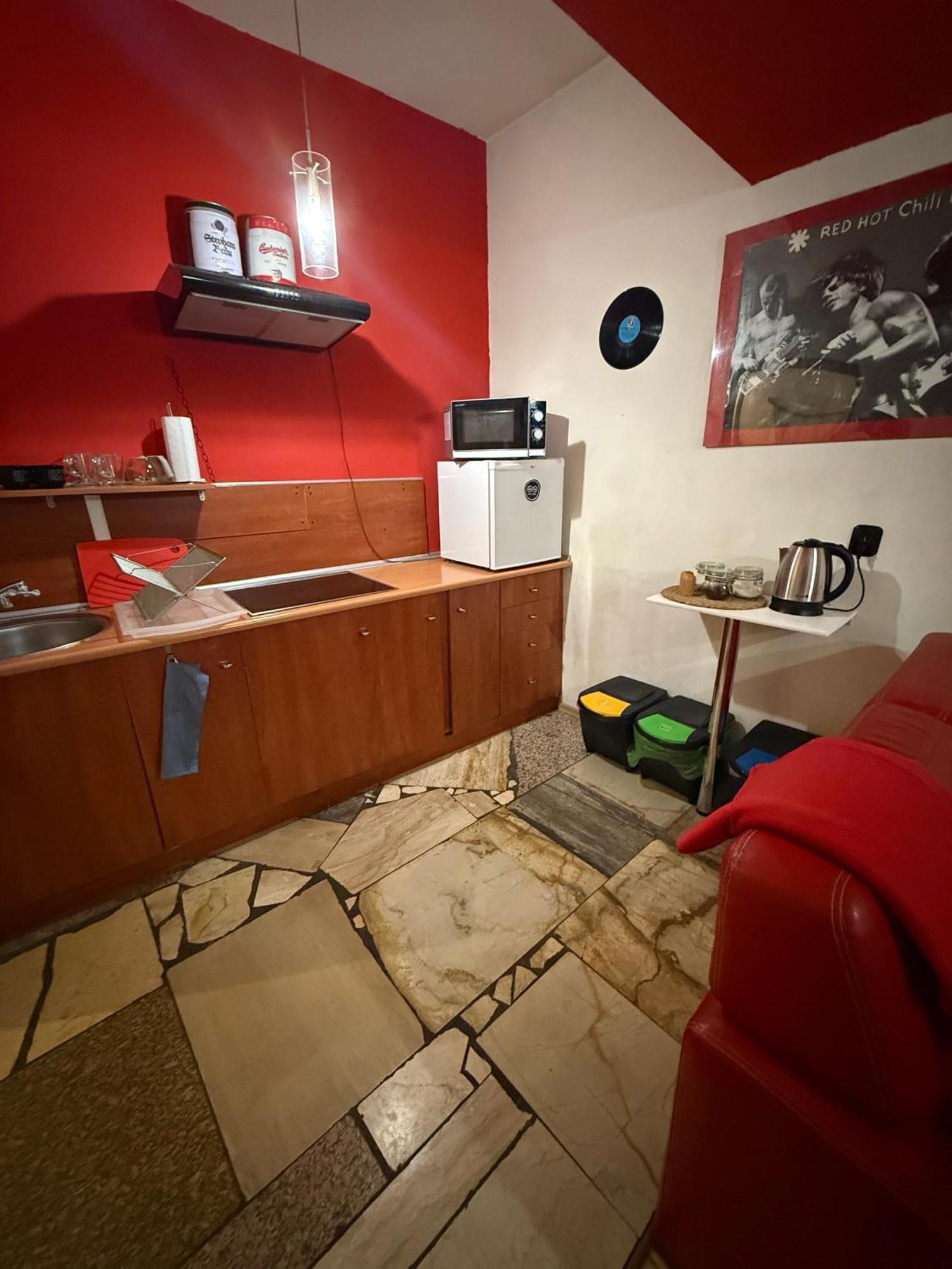 Apartmán Studio Red And White Lodž Exteriér fotografie
